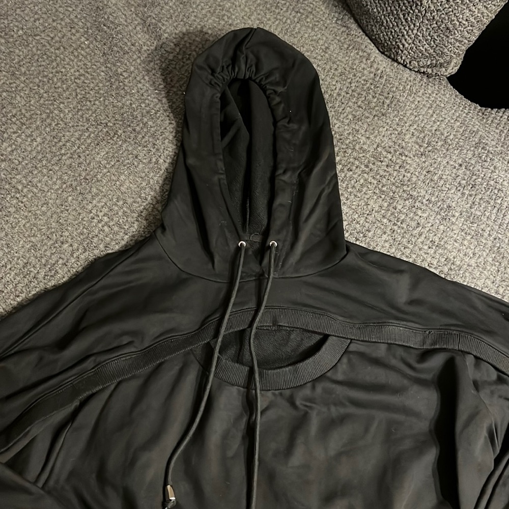 Crop hoodie with keyhole detail. Size large.